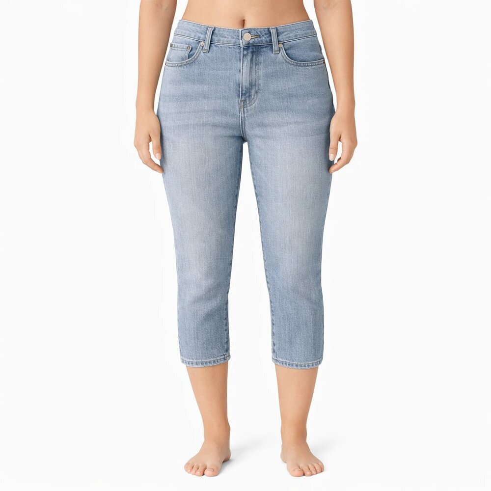 NEW LOGO by Lori Goldstein Denim Straight Leg Jeans Capri Light Wash Size 6